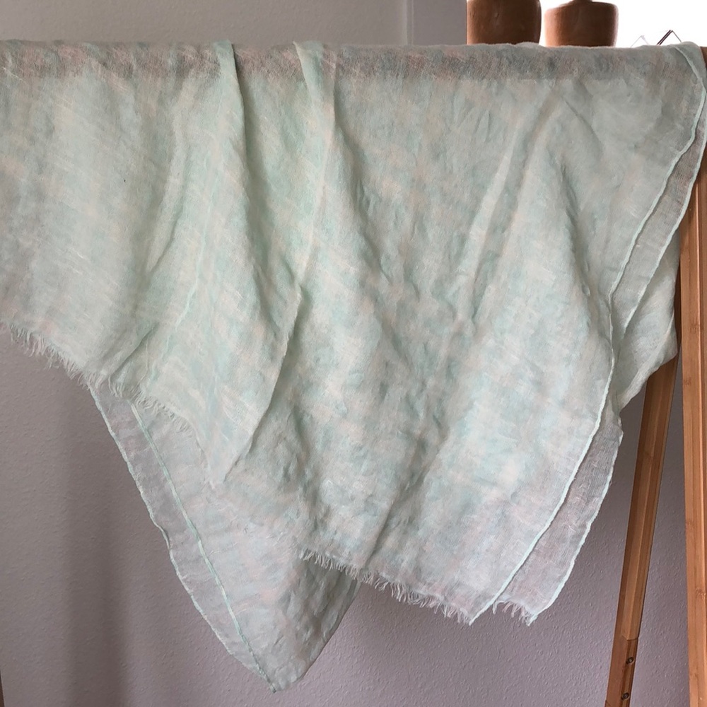 Lightweight scarf
